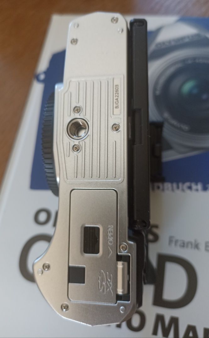 Olympus OM-D E-M10 Mark IV