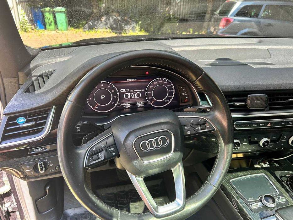 Audi q7 premium plus 2017 год 3.0 tfsi quattro камеры 360 7 мест