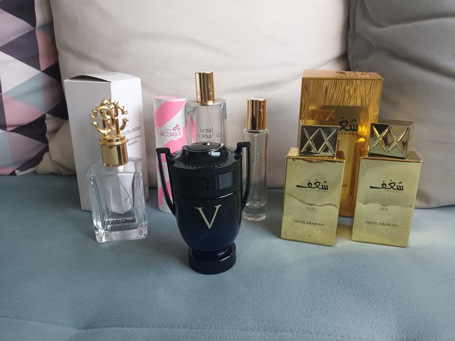 Puste opakowania po perfumach