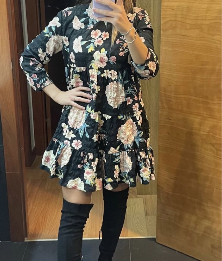 Vestido floral Zara