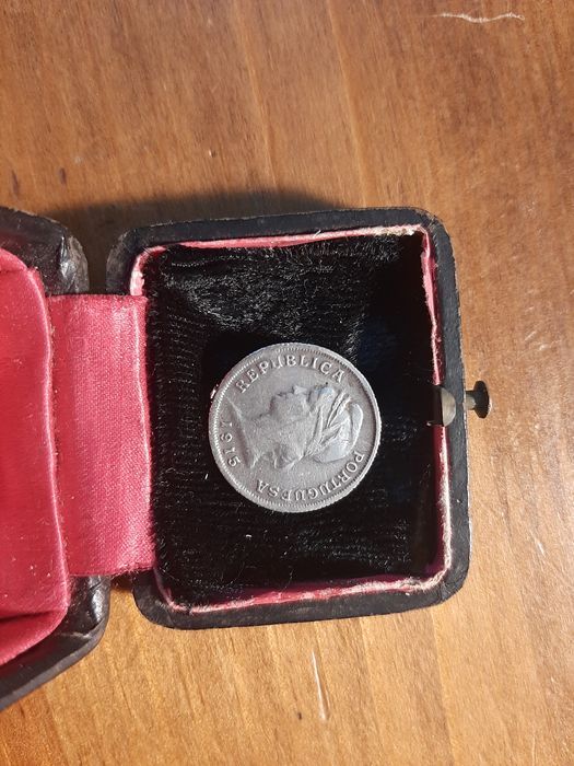 Moeda em prata Antiga 1915 10 Centavos + Caixa vintage madeira