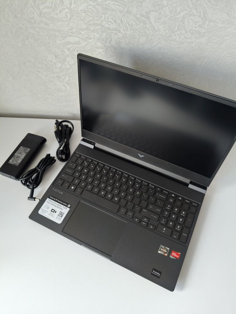 HP Victus 15-FB2063DX