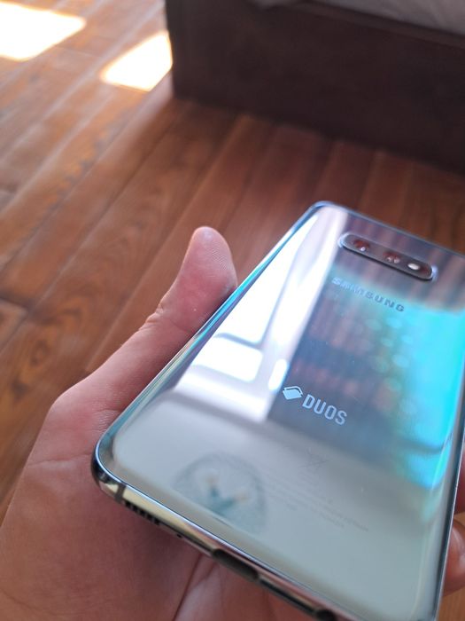 Samsung S10e Green