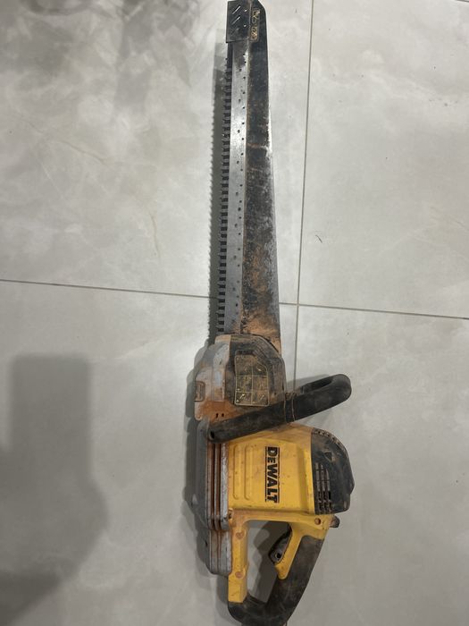 DEWALT pila aligator