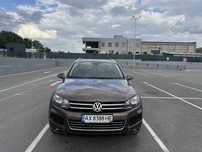 Продам Volkswagen Touareg 2012 3.0D