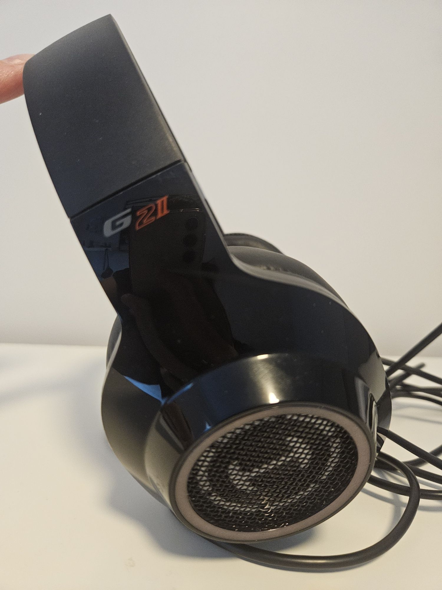 Edifier G2 II Gaming Headset with Noise Canceling Microphone