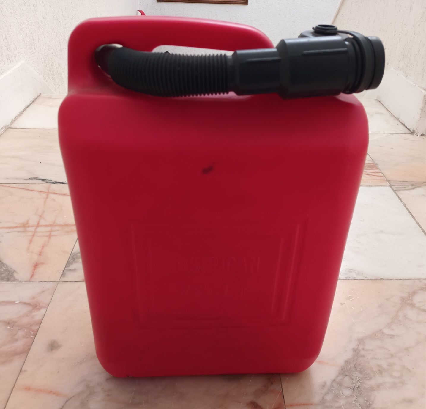 Vendo Jerrican de Combustível