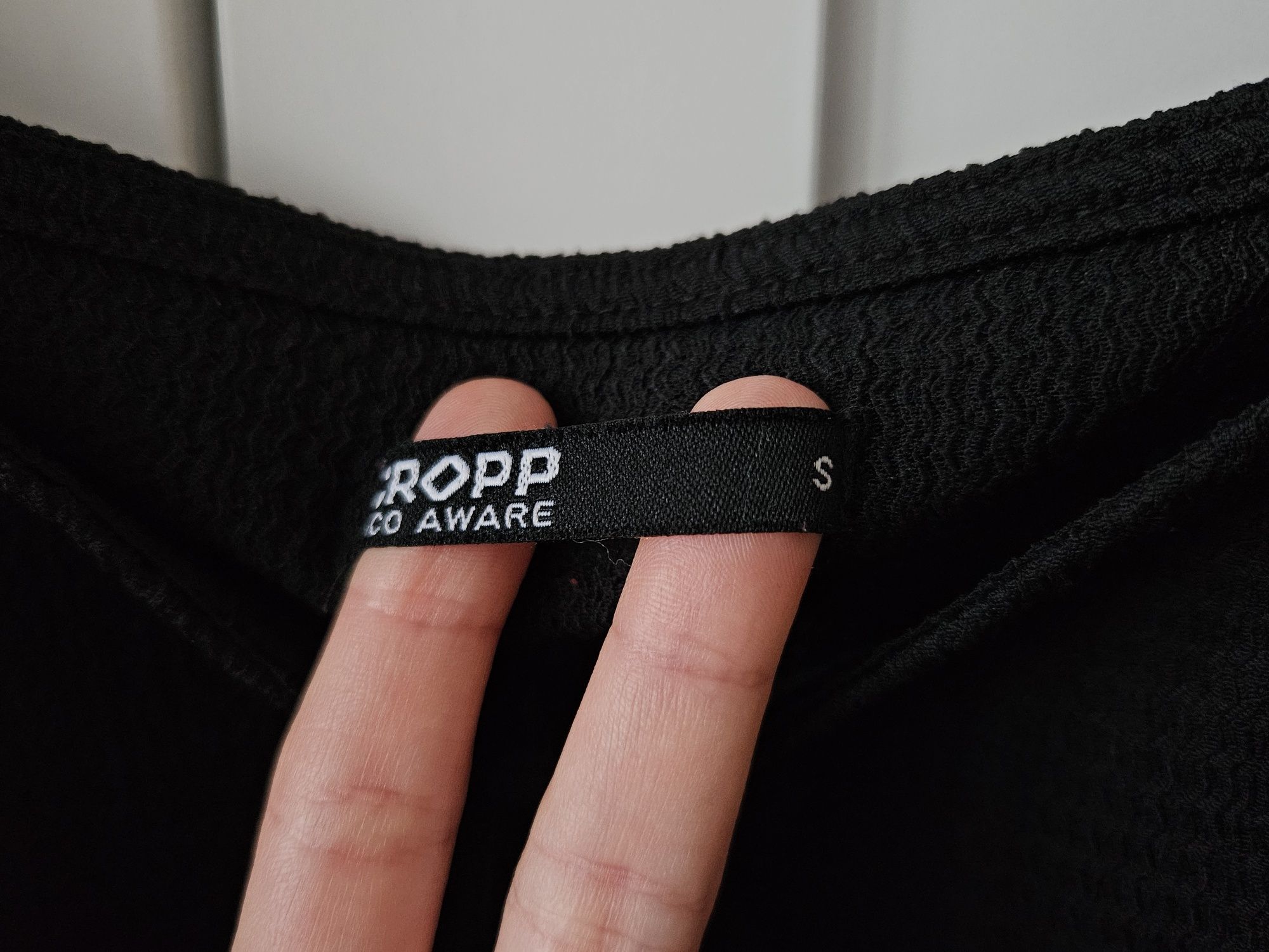 Czarna bluzka top z bufiastymi rękawami, Cropp