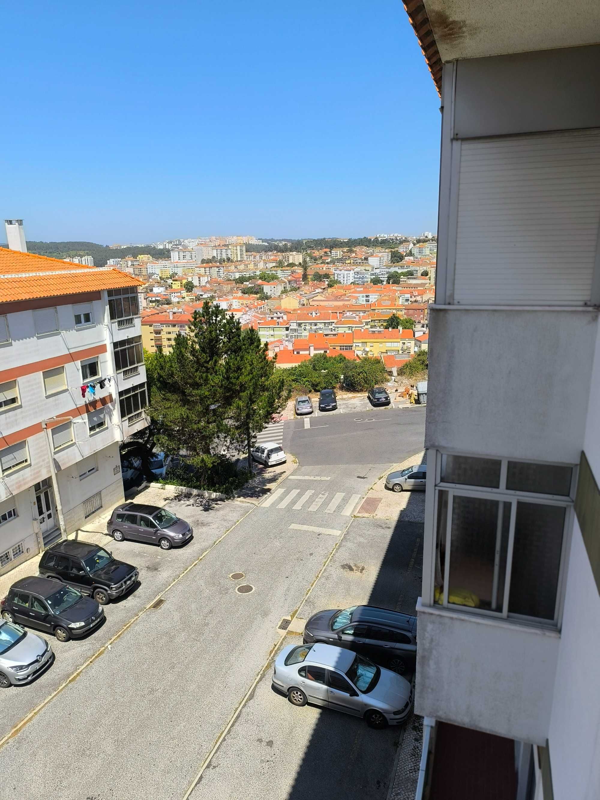 Apartamento T3 Agualva no bairro , Monte da Tapada remodelado.