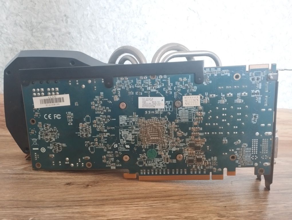 Продам Відеокарту Radeon R9 200 series
