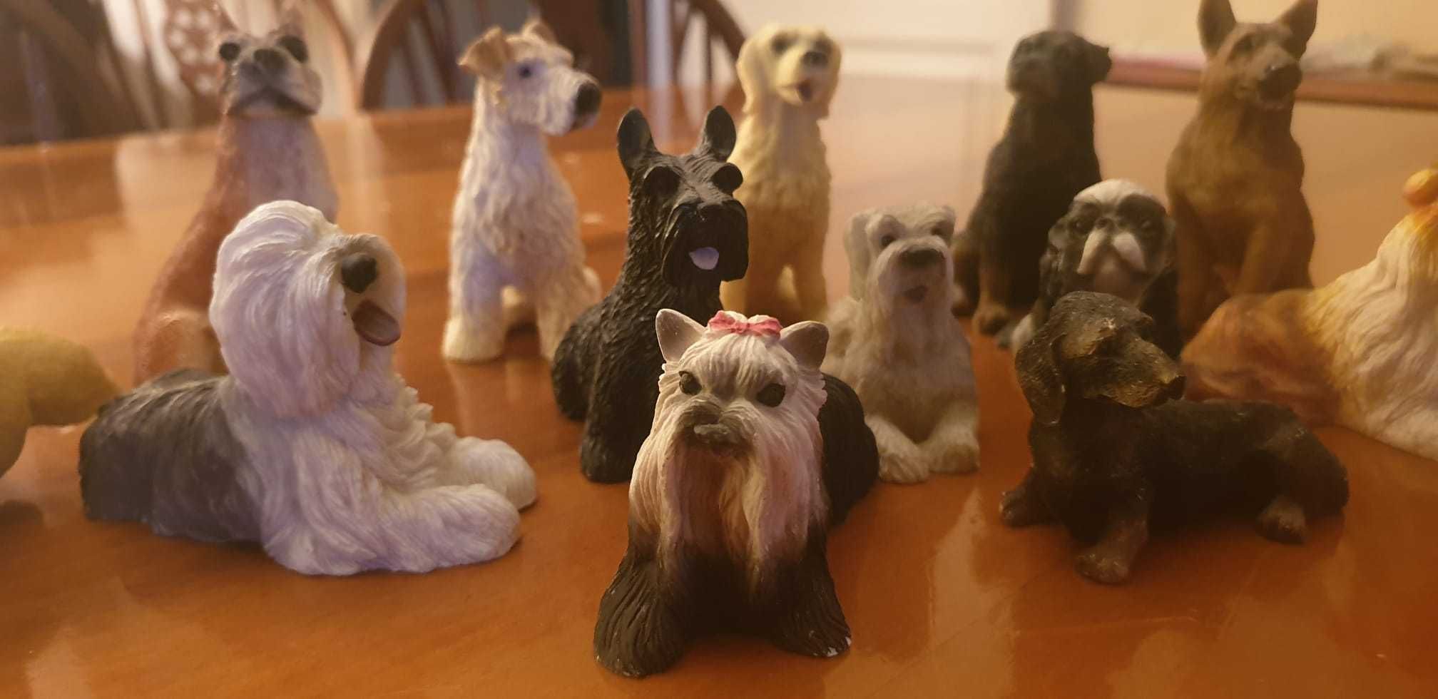 Coleção de 2007 "Os nossos amigos: Os Cães" incompleta e com 13 cães