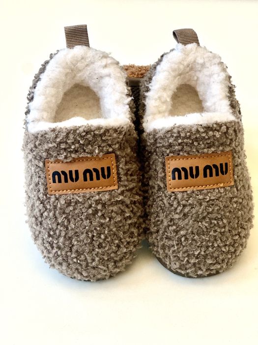 Продам дитячі тапки, р.23 та р.24