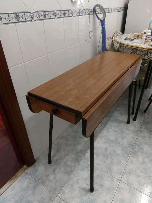 Mesa de cozinha vintage