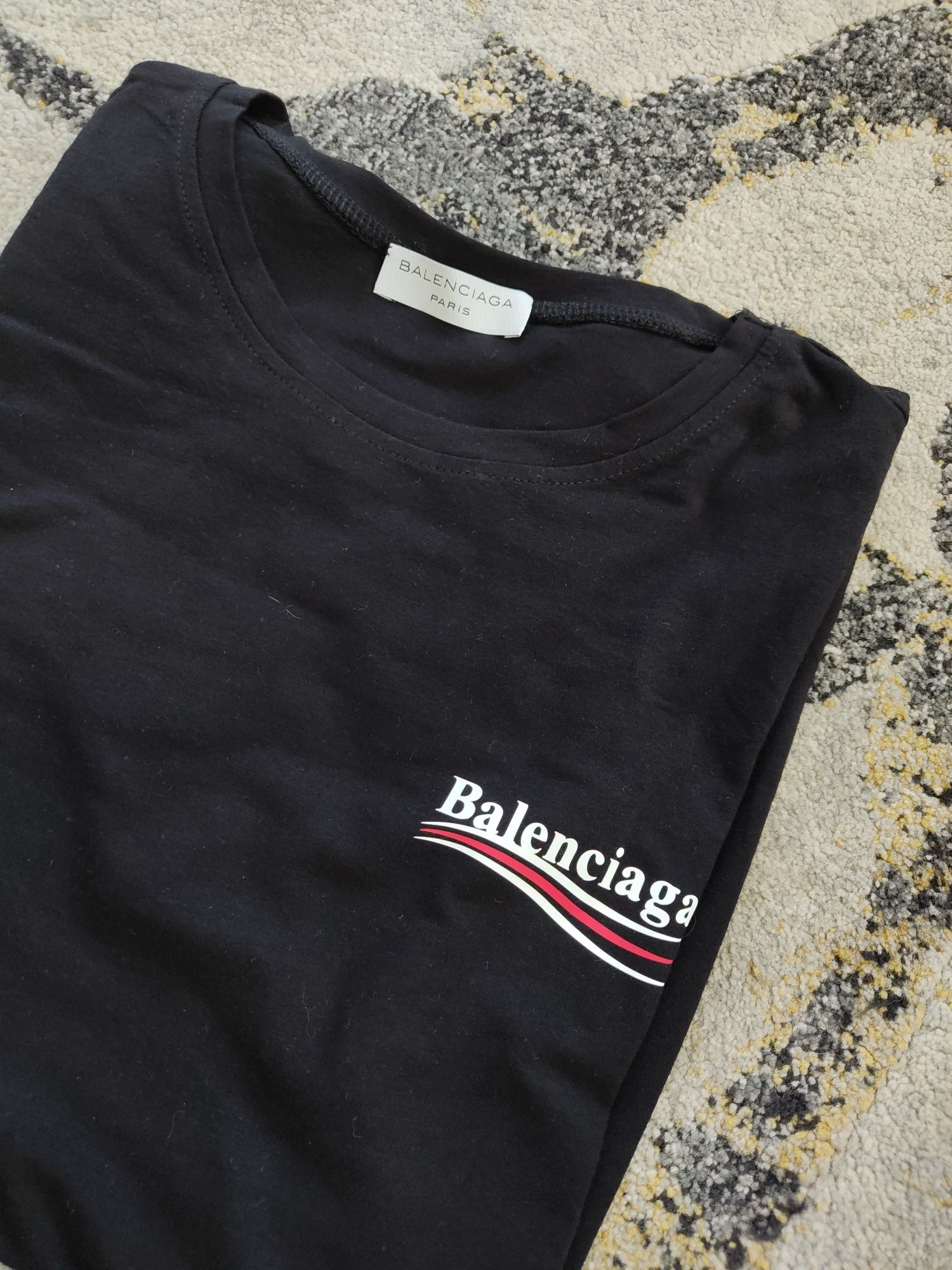 T-shirt Balenciaga várias cores