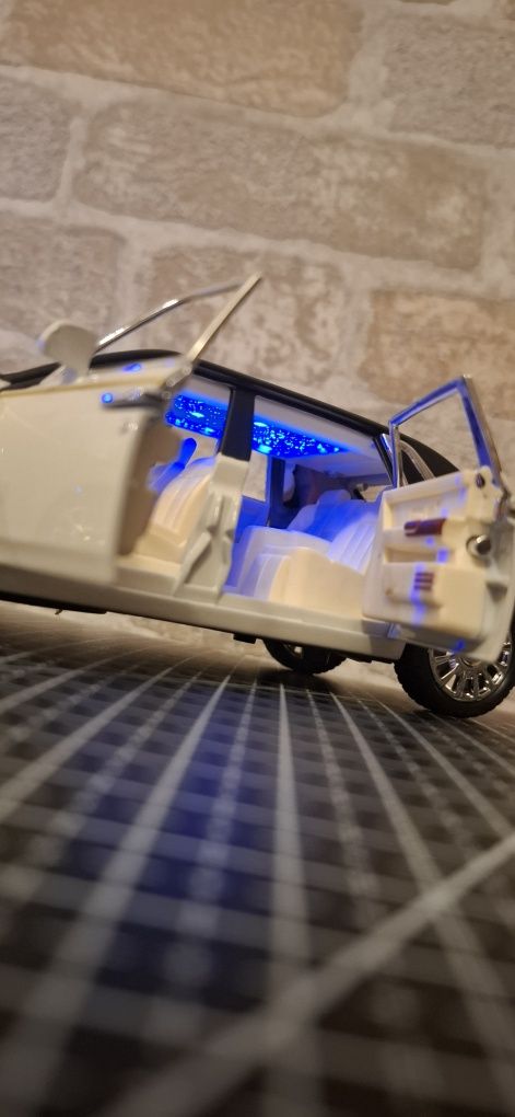 Model Rolls-Royce Phantom 1:24