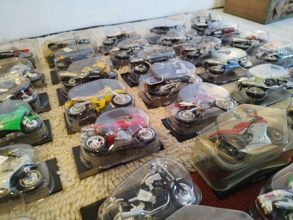 Coleção Completa Super Motos (1:18) - Ediclube / Maisto