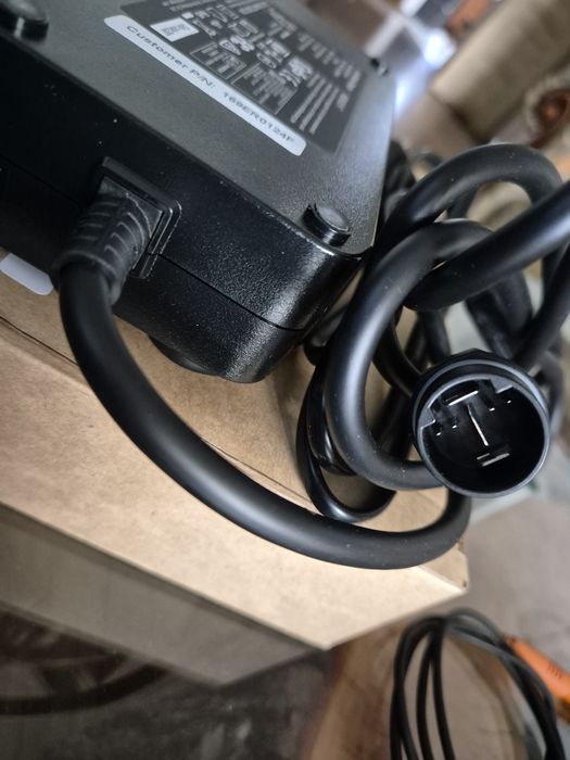 Ładowarka do Yamaha  630 Wh 42.0V--4.0A.Wysylka