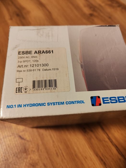 ESBE ARA661 Siłownik do zaworów mieszających ARA661 3-punktowy 230V