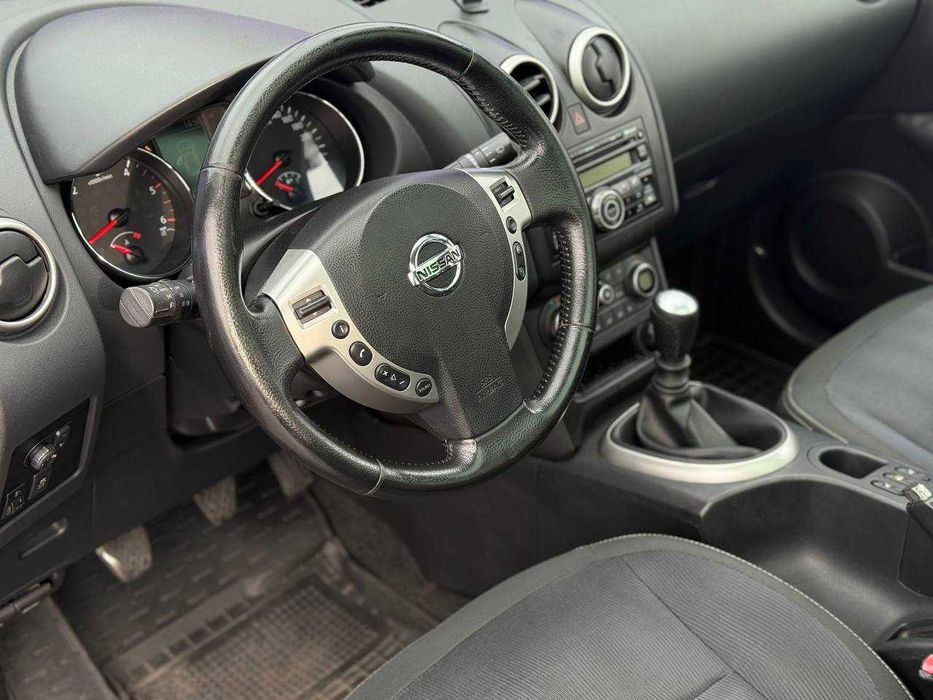 Nissan Qashqai 2010, 2.0 дизель, механика, 7 мест