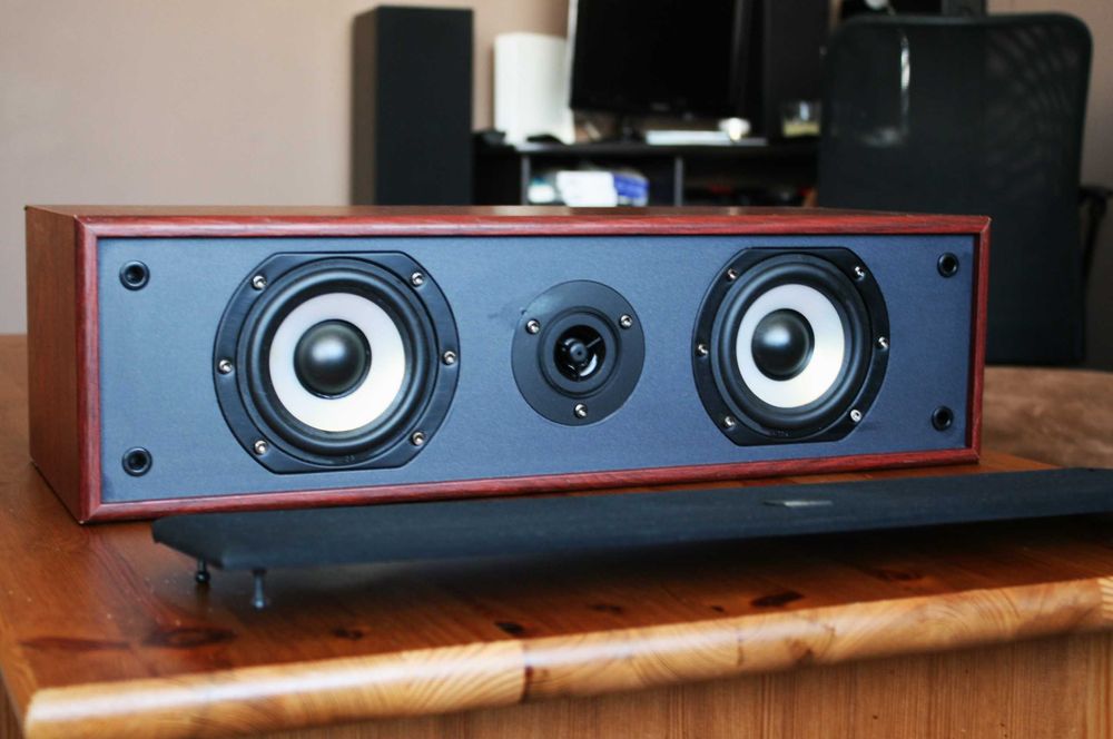 Duża kolumna centralna M Audio głośnik centralny do kino domowe