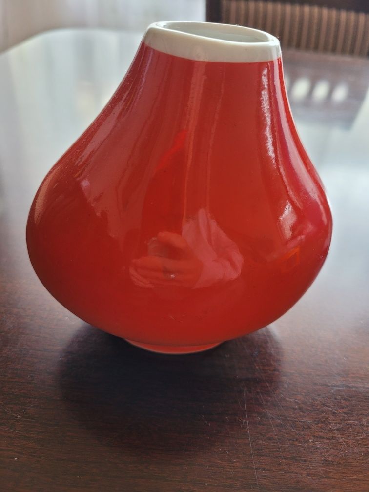 Wazon porcelanowy czerwony Pik Karolina