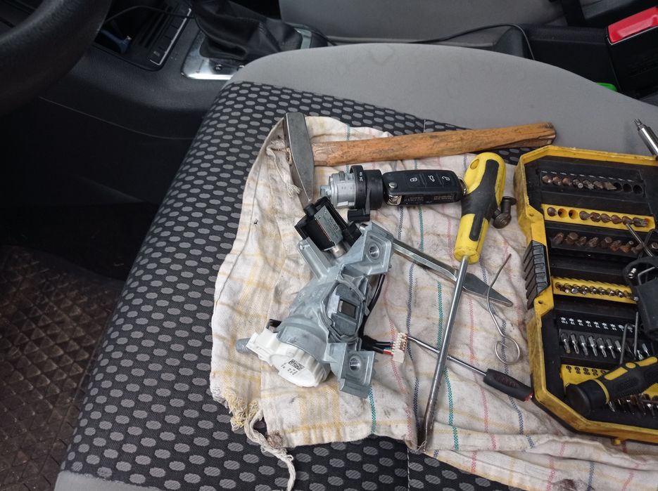 Naprawa stacyjki. Awaryjne otwieranie samochodów drzwi Ruda Śląska 24h