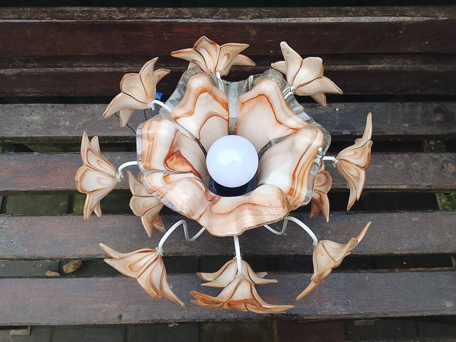 Продам люстру б/у