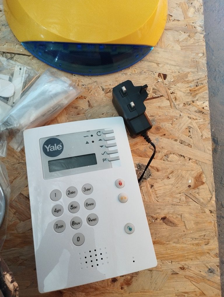 System alarmowy bezprzewodowy Yale HSA6400