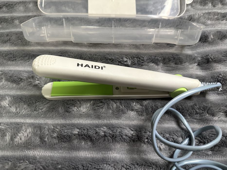 Вирівнювач для волосся