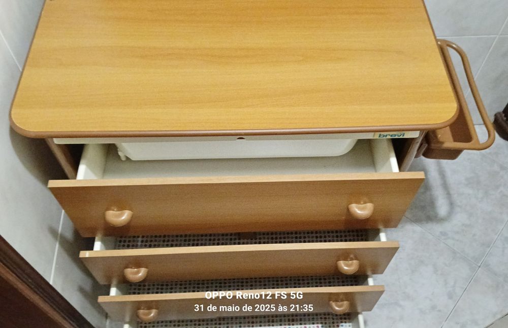 Cómoda_Muda_Fraldas_C/ Banheira p/ bebé- C/ rodizios