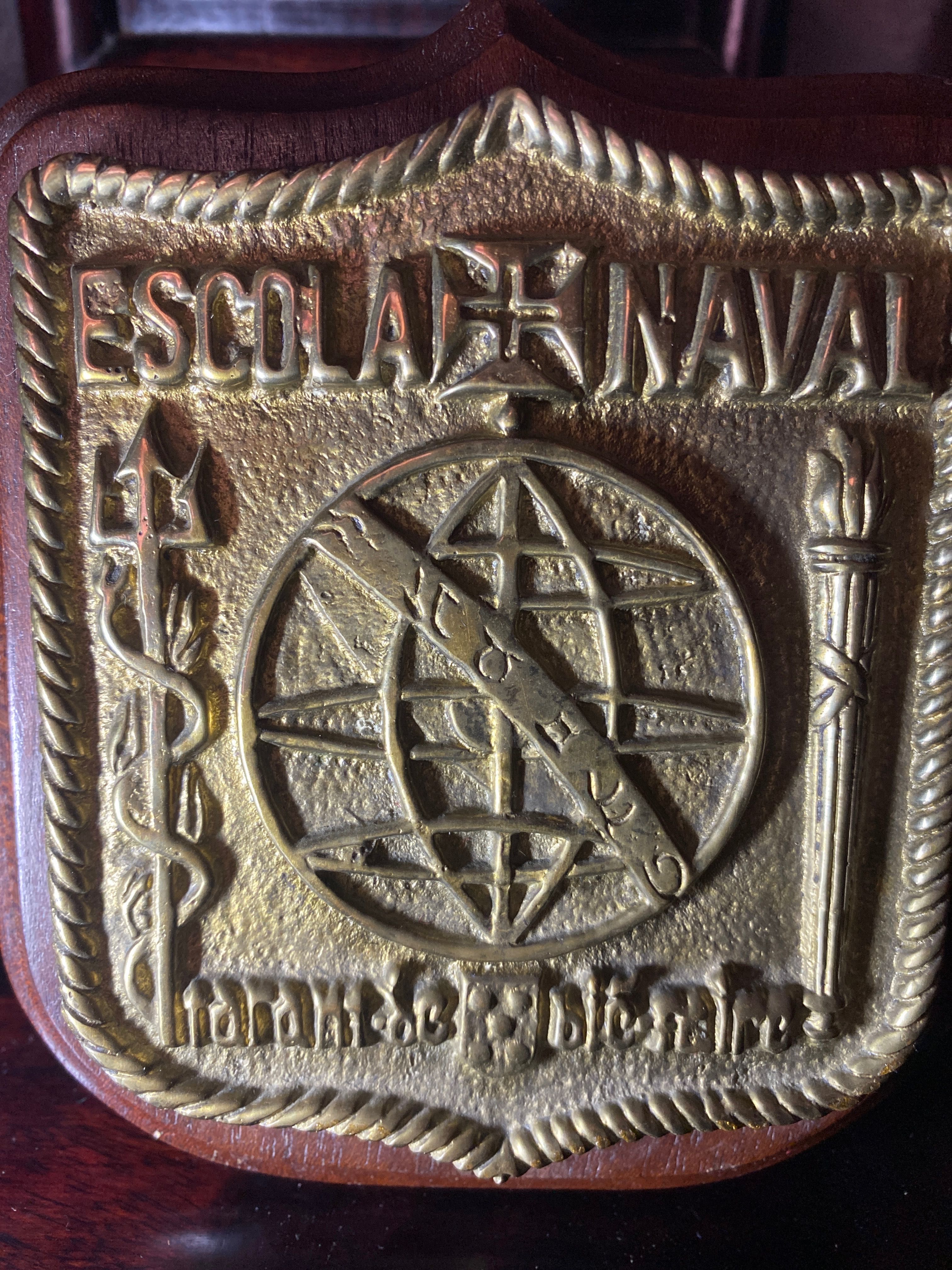 Medalha Brasão Bronze Escola Naval Prenda Comandante do Navio 12 cm