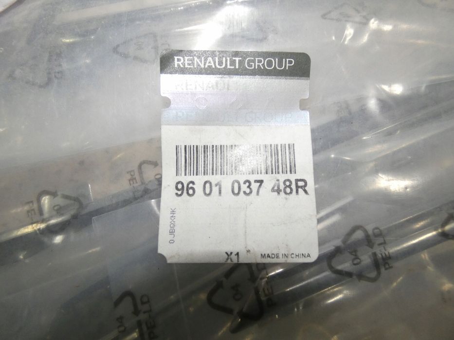 Renault megane IV listwy chrom grill 960103748R