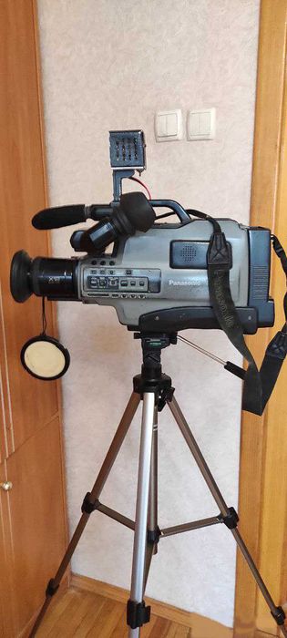Продам видеокамеры Panasonic M40 и Panasonic M455