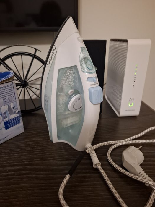 Żelazko ze stopka ceramiczna używane