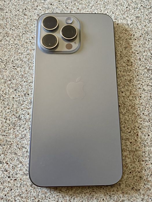 iPhone 15 pro max sem marcas de uso 2 anos Garantia