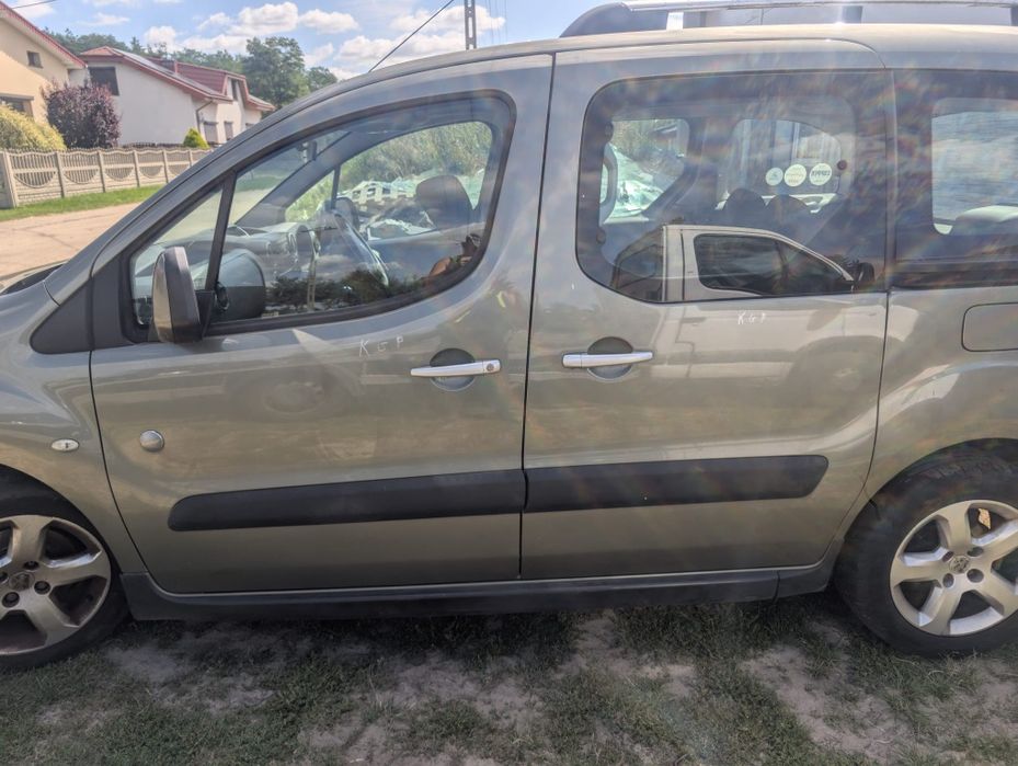 Drzwi prawe lewe  przód peugeot partner 2 citroen  Berlingo kgp