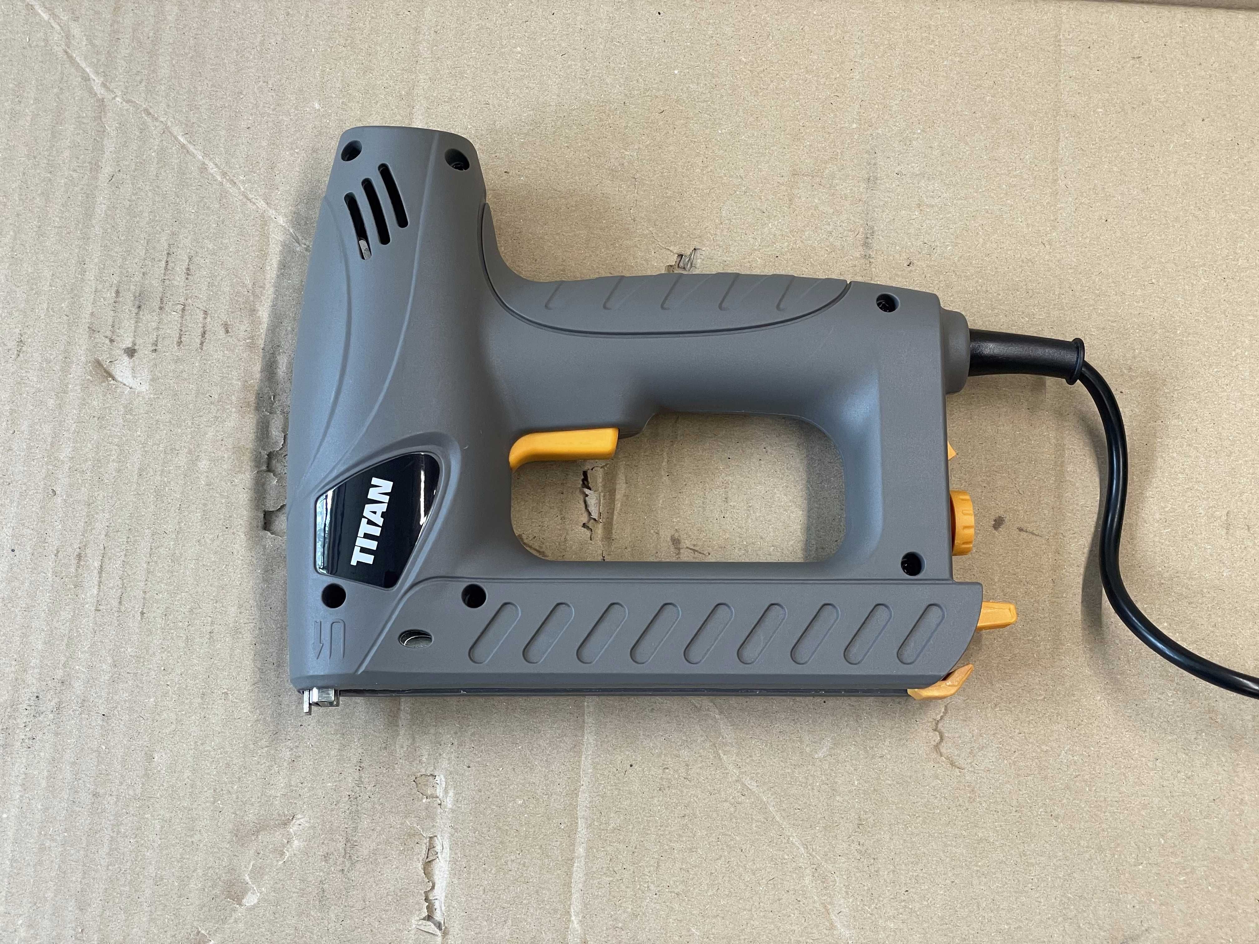 Titan Gwoździarka Zszywacz Taker Elektryczna TTB515STP