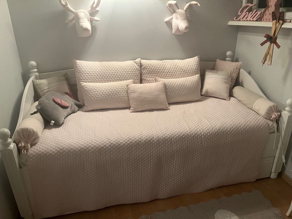 Łóżko dla dziewczynki Cinerella z wyposażeniem marki Caramella