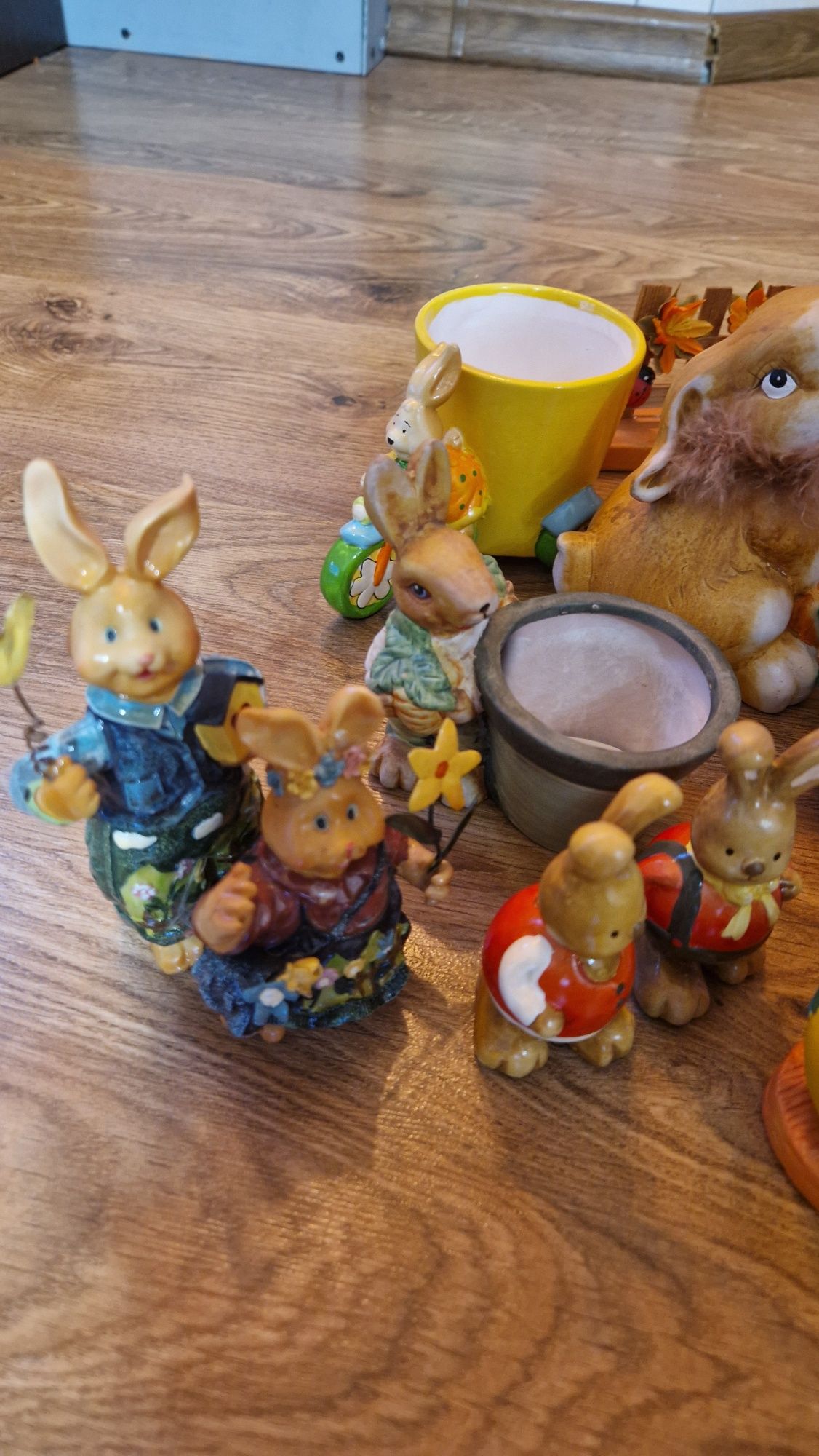 Kolekcja figurek królików zające króliki