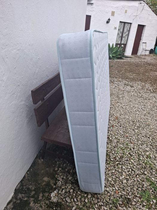 Colchão de cama solteiro 183x123cms, de molas, pouco uso, Lusocolchão.