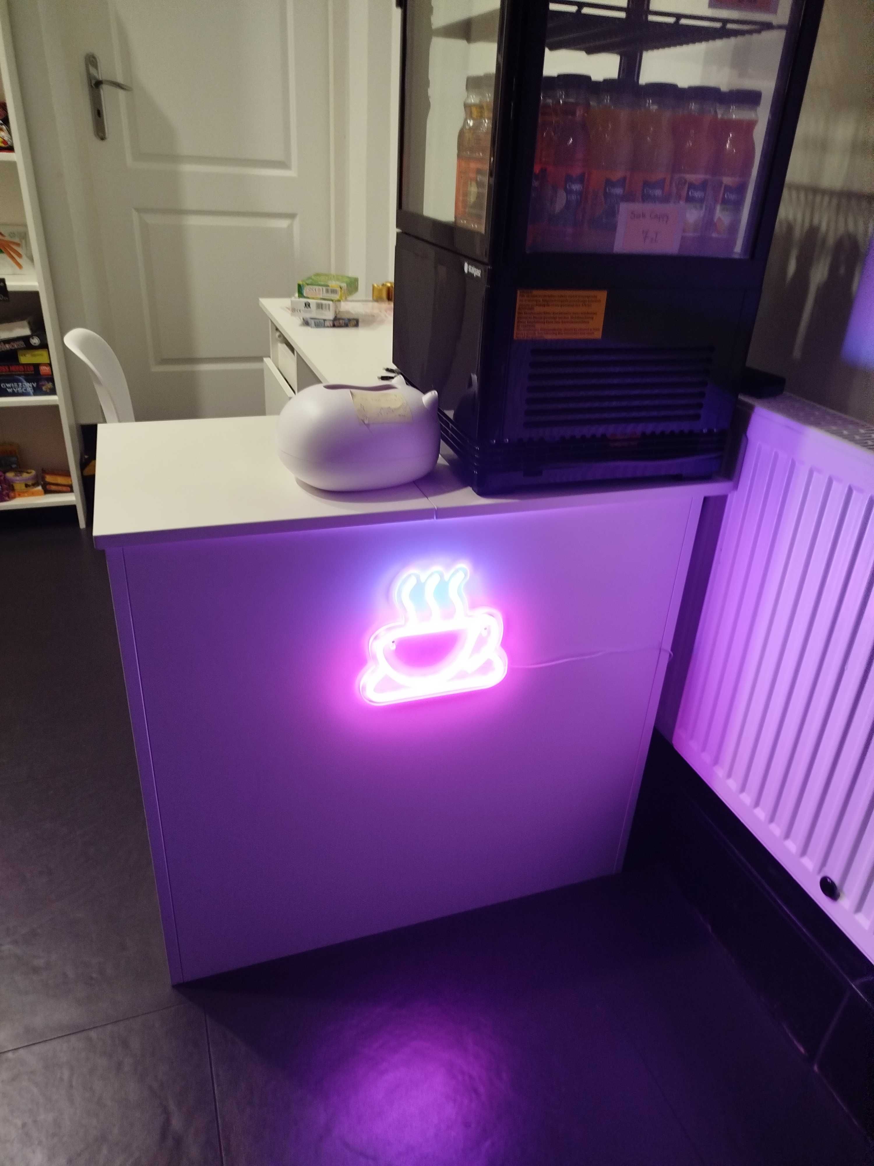 Lampka LED do kawiarni