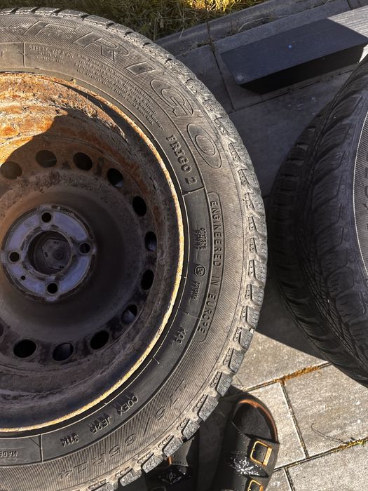 Opony Debica Frigo + felgi stalowe 175/65 r14