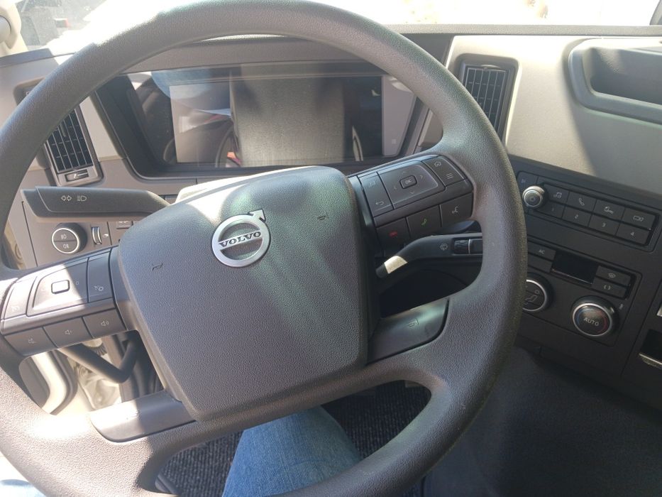 Camião Volvo 3 eixos, 500cv