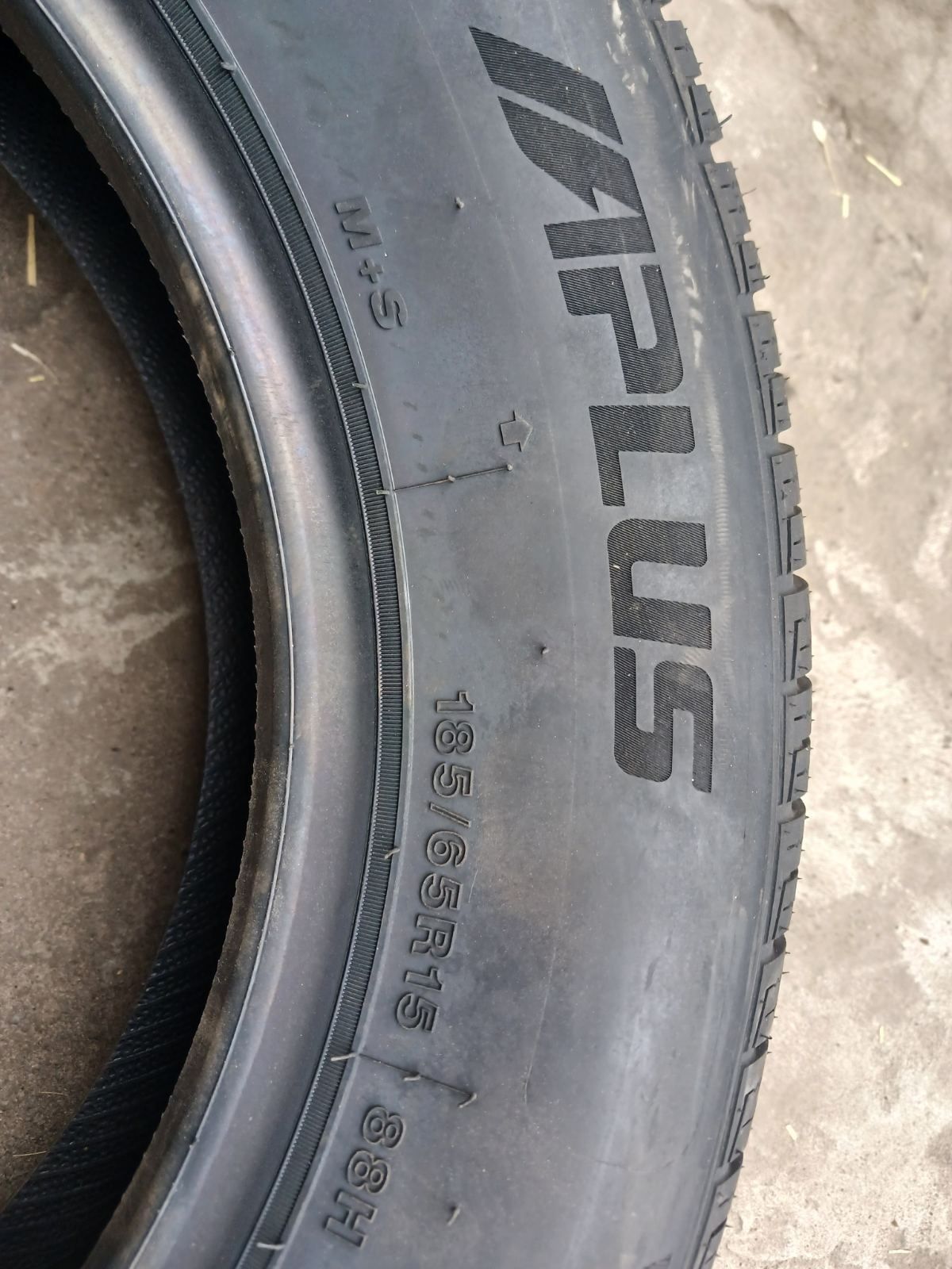 Автошины зимние 185/65R15
