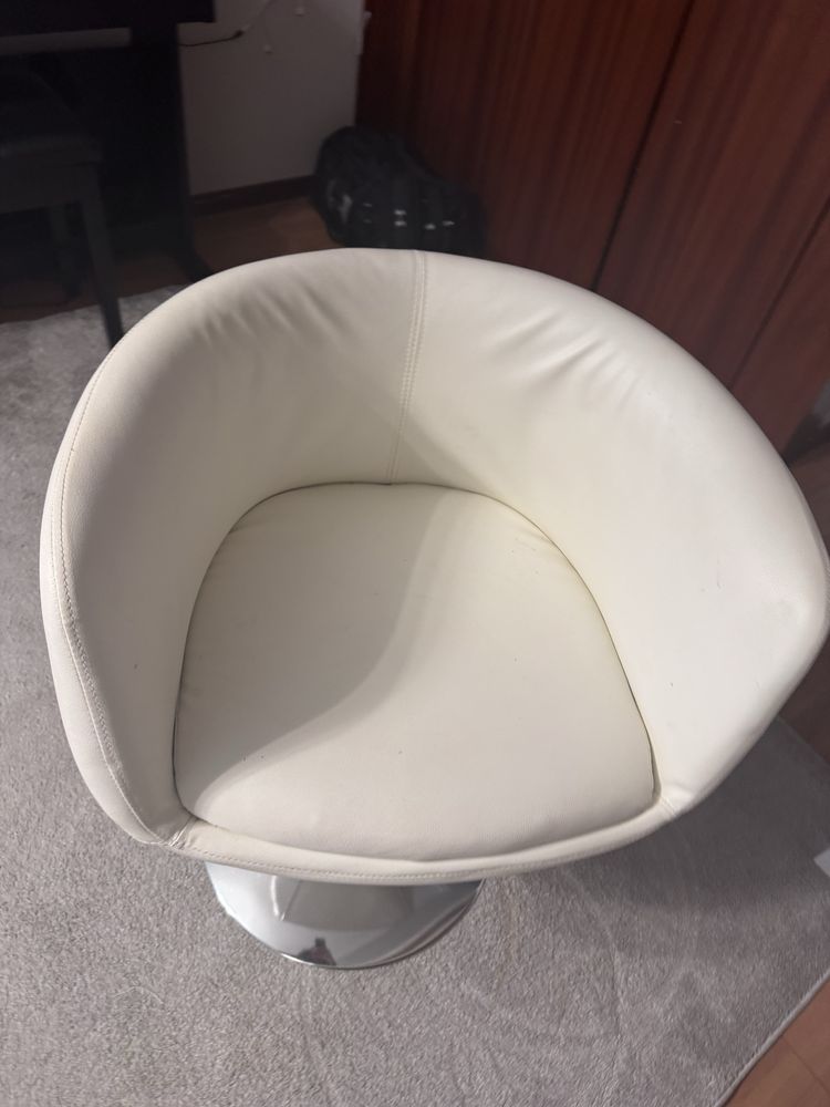 Cadeira giratoria com hidraulico