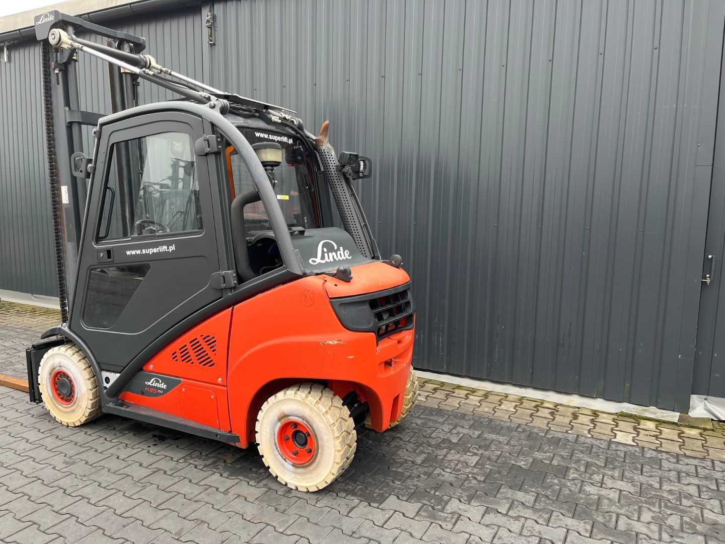 Wózek widłowy Linde H25T-02 Kabina Przesuw Nowe opony 2016 rok