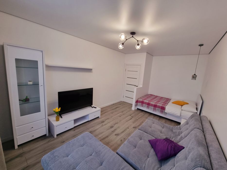 Люкс! Яровиця! Паркомісце!Центр!погодинно 650 та подобово