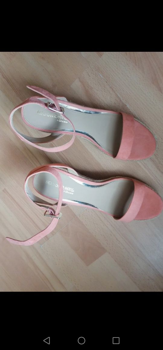 Sprzedam buty damskie nowe niechodzone