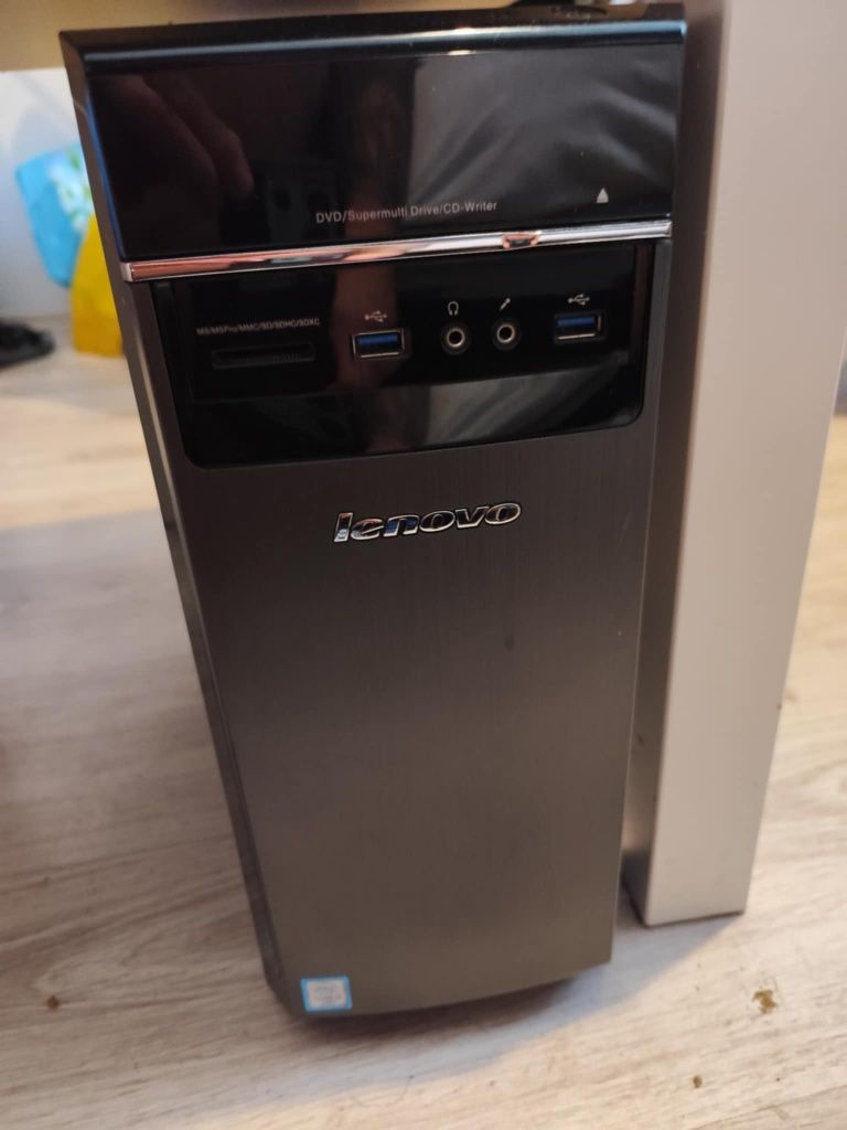 komputer do gier Lenovo