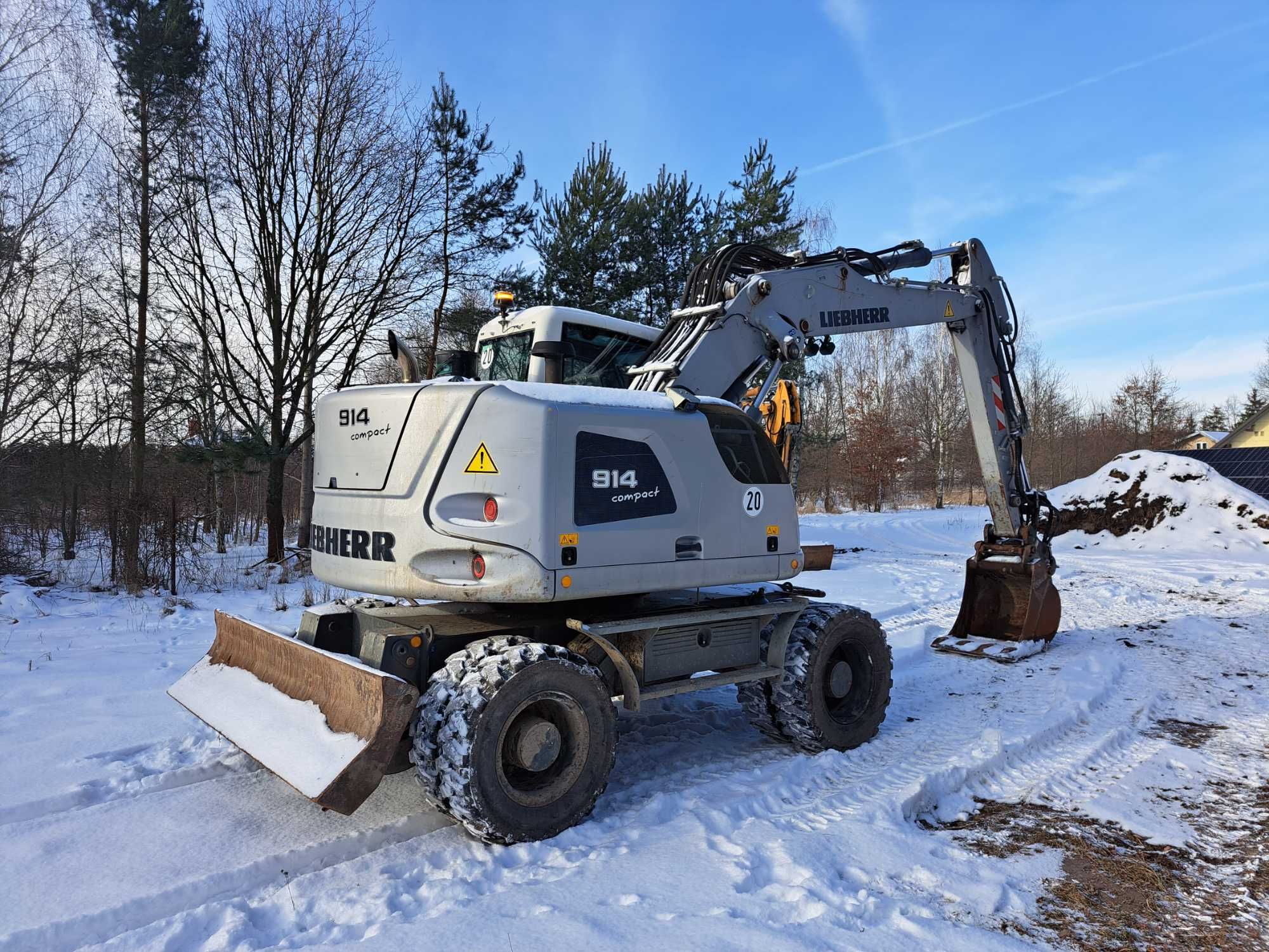 Liebherr A914 Compact koparka kołowa